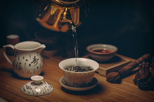 IMage of Hanftee beeing used in a cup.